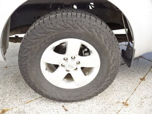 Used 2013 Nissan Frontier SV RWD image 23