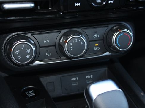 Used 2025 Nissan Kicks SV image 22