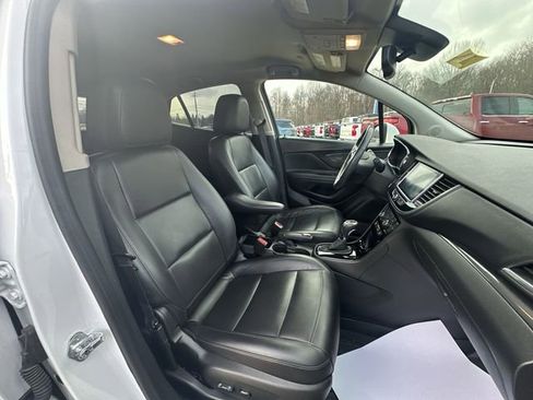 Used 2019 Buick Encore Essence image 29