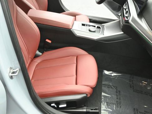 Used 2023 BMW 330i xDrive Sedan w/ M Sport Package image 28
