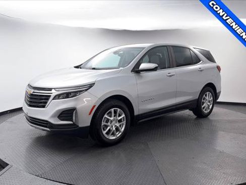 Used 2022 Chevrolet Equinox LT FWD image 2