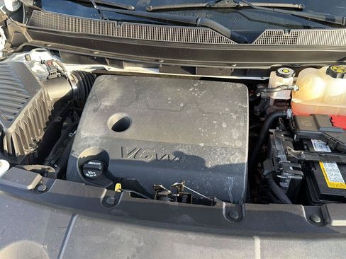 Used 2022 Chevrolet Traverse High Country FWD image 36