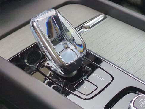 New 2026 Volvo V60 B5 Cross Country Ultra w/ Protection Package Premier image 33