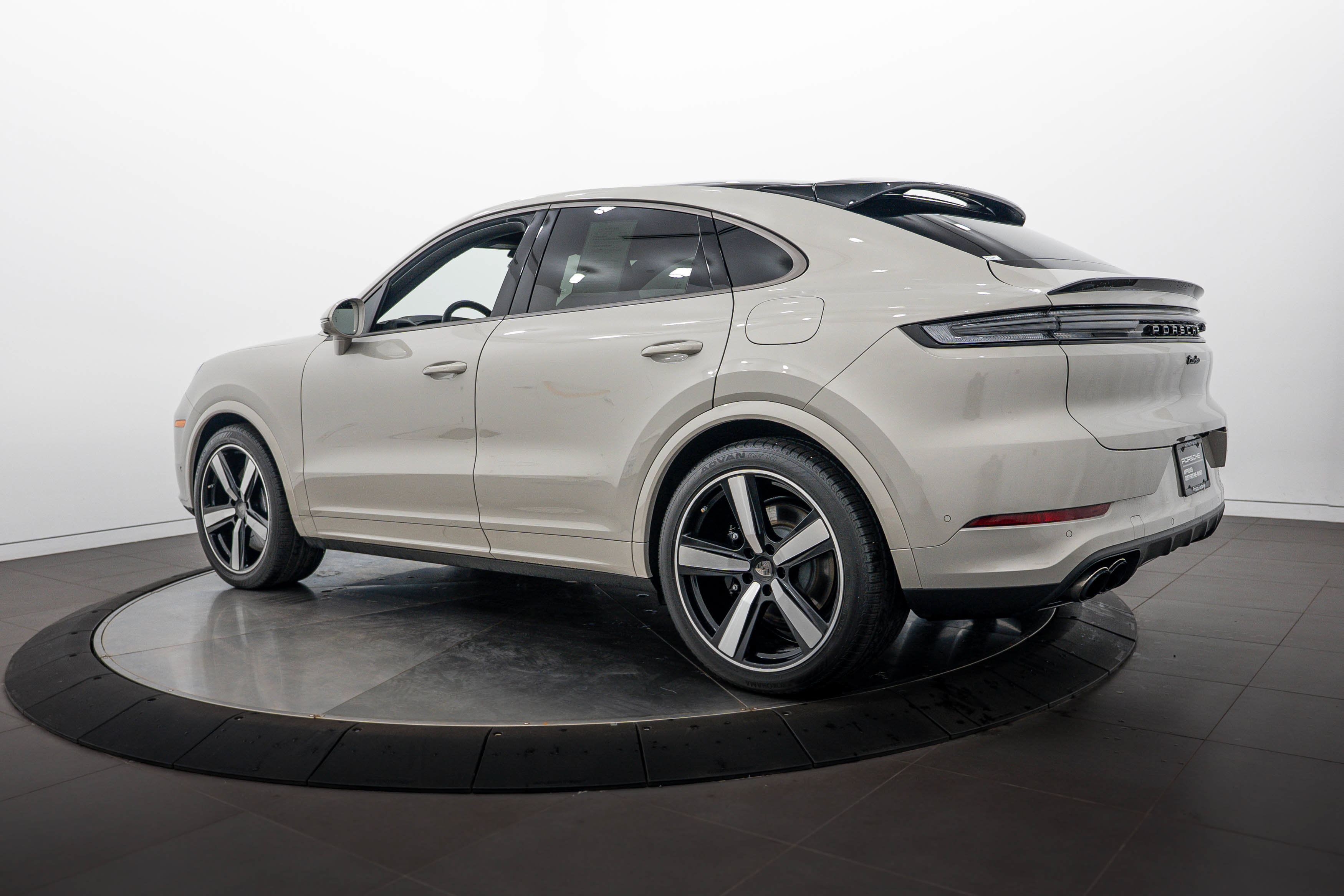 Certified 2025 Porsche Cayenne Turbo AWD/4WD image 3