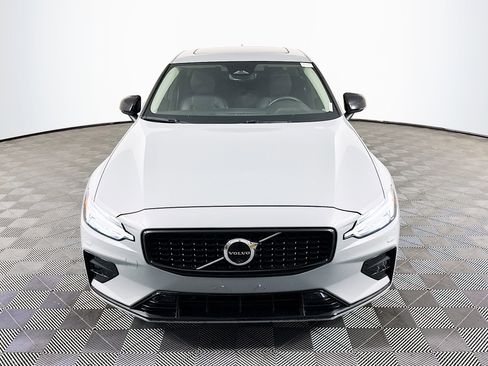 Used 2024 Volvo S60 B5 Plus image 2