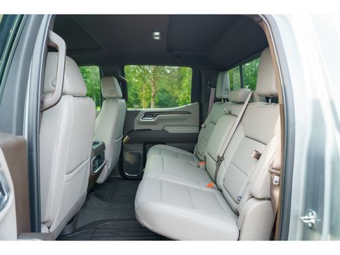 Used 2024 GMC Sierra 1500 SLT AWD/4WD image 13