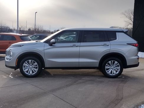 New 2026 Mitsubishi Outlander ES image 19