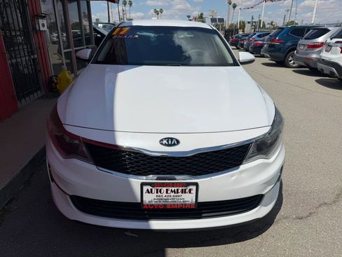 Used 2017 Kia Optima LX FWD image 3
