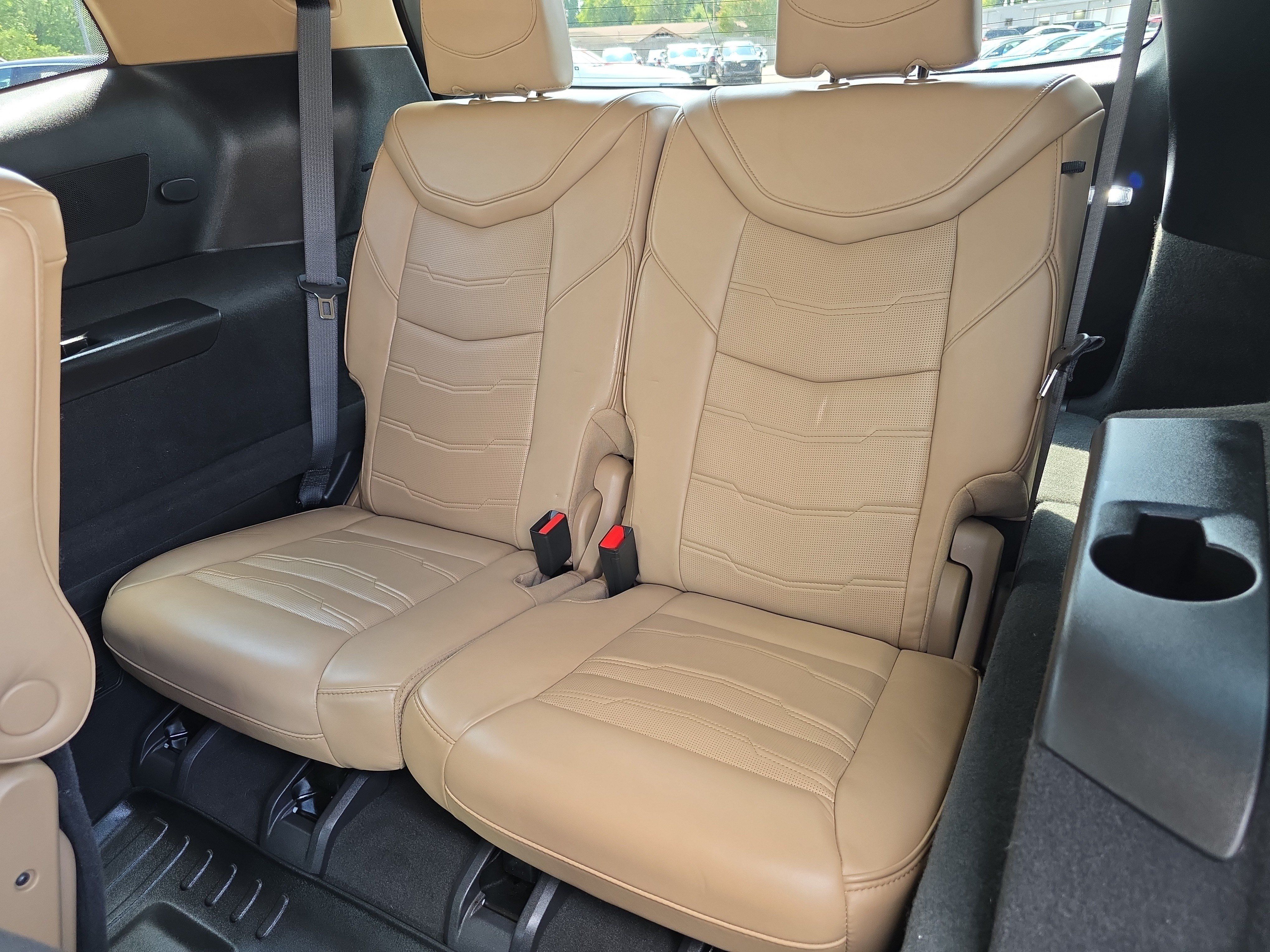 Used 2020 Cadillac XT6 Premium Luxury w/ Platinum Package FWD image 12