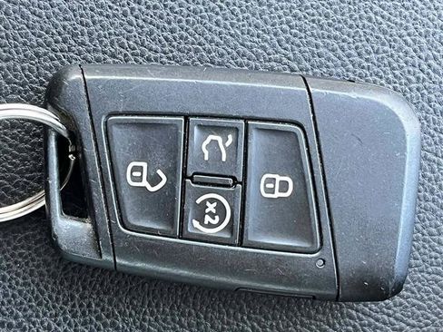 Used 2024 Volkswagen Jetta SE FWD image 28
