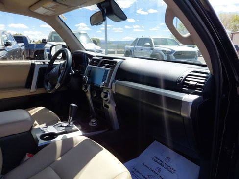 Certified 2022 Toyota 4Runner SR5 Premium AWD/4WD image 32