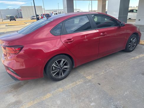 Used 2023 Kia Forte LXS w/ LXS Technology Package image 17