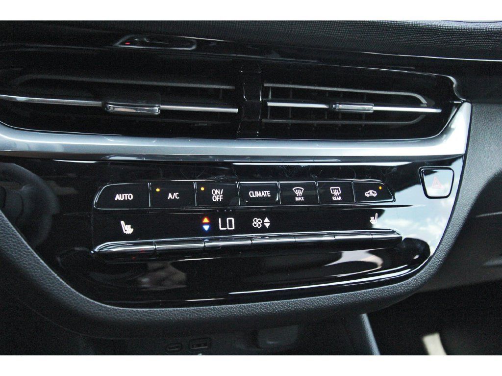 Used 2024 Buick Envista Avenir FWD image 23