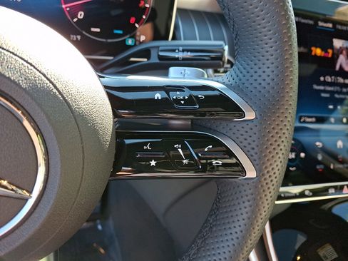 Certified 2025 Mercedes-Benz GLC 300 4MATIC image 22