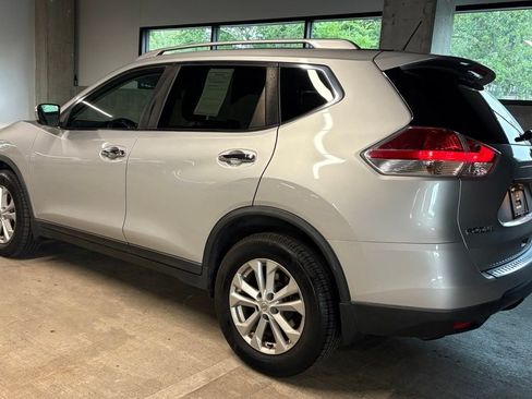 Used 2016 Nissan Rogue SV AWD/4WD image 3
