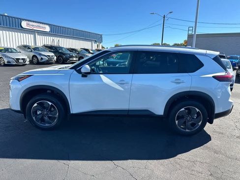 Used 2026 Nissan Rogue SV w/ SV Premium Package image 6