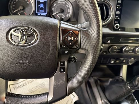 Used 2021 Toyota Tacoma TRD Off-Road AWD/4WD image 15