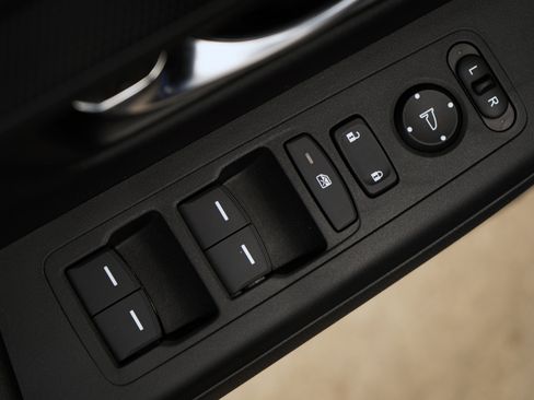 Used 2025 Honda CR-V Sport-L image 38