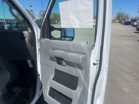 New 2027 Ford E-350 and Econoline 350 Super Duty w/ Power Equipment Group image 44