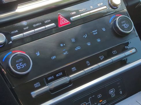 Certified 2025 Hyundai Santa Fe XRT AWD/4WD image 32