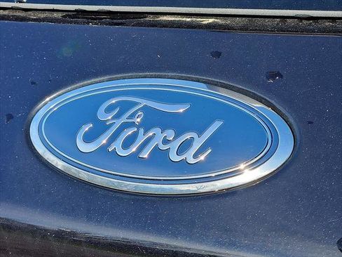 Used 2020 Ford Escape SE image 24