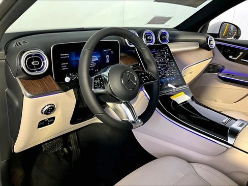 New 2026 Mercedes-Benz GLC 300 4MATIC image 9