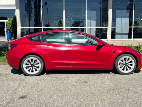 Used 2022 Tesla Model 3 Long Range AWD/4WD image 4