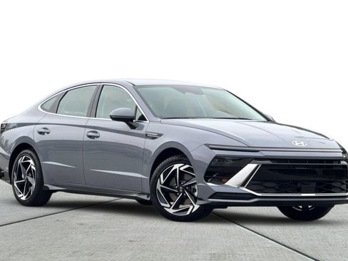New 2026 Hyundai Sonata SEL FWD image 2