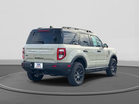 Used 2025 Ford Bronco Sport Badlands image 4