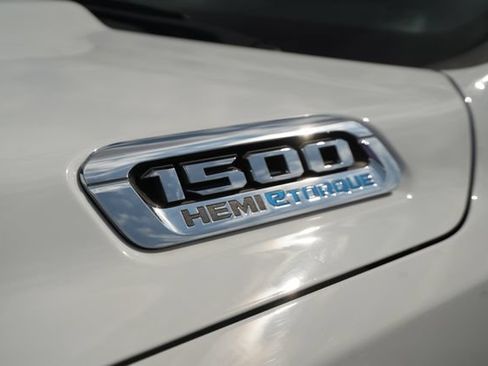 Used 2022 RAM 1500 Big Horn AWD/4WD image 40