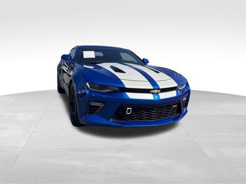Used 2017 Chevrolet Camaro SS RWD image 7