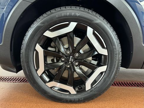 Used 2023 Kia Telluride S image 8