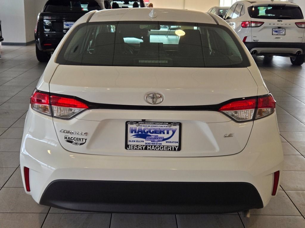 Used 2025 Toyota Corolla LE FWD image 10