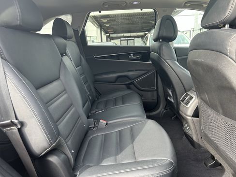 Used 2016 Kia Sorento SX image 26
