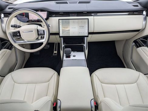 Used 2025 Land Rover Range Rover Long Wheelbase SE image 14