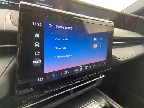 Used 2024 Lincoln Nautilus Premier w/ Equipment Group 102A image 32