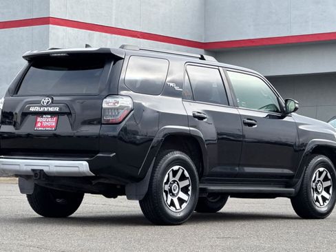 Used 2024 Toyota 4Runner TRD Off-Road Premium image 2