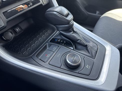 Used 2019 Toyota RAV4 XLE AWD/4WD image 27