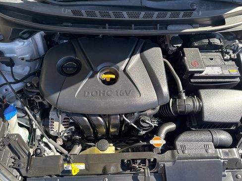 Used 2013 Hyundai Elantra GLS image 26