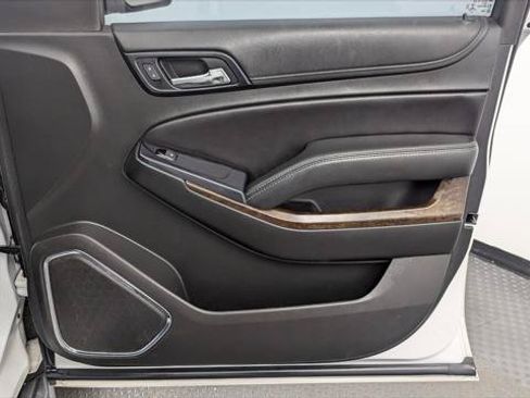 Used 2018 Chevrolet Suburban LS RWD image 26