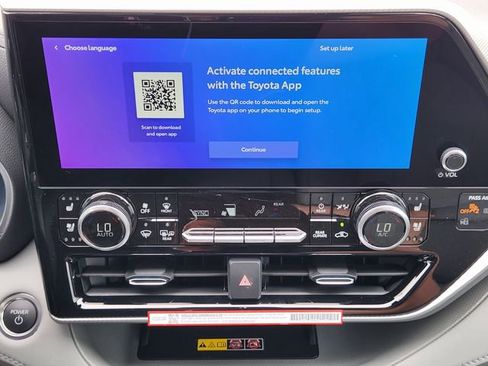 New 2026 Toyota Highlander Platinum AWD/4WD image 16