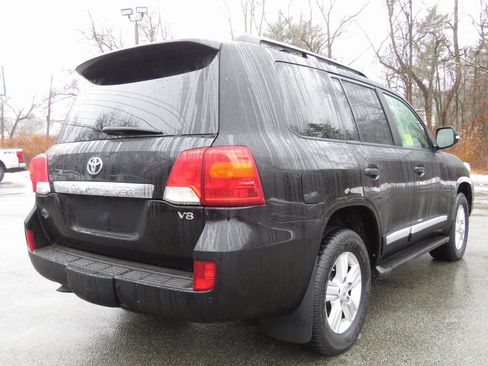 Used 2014 Toyota Land Cruiser image 5