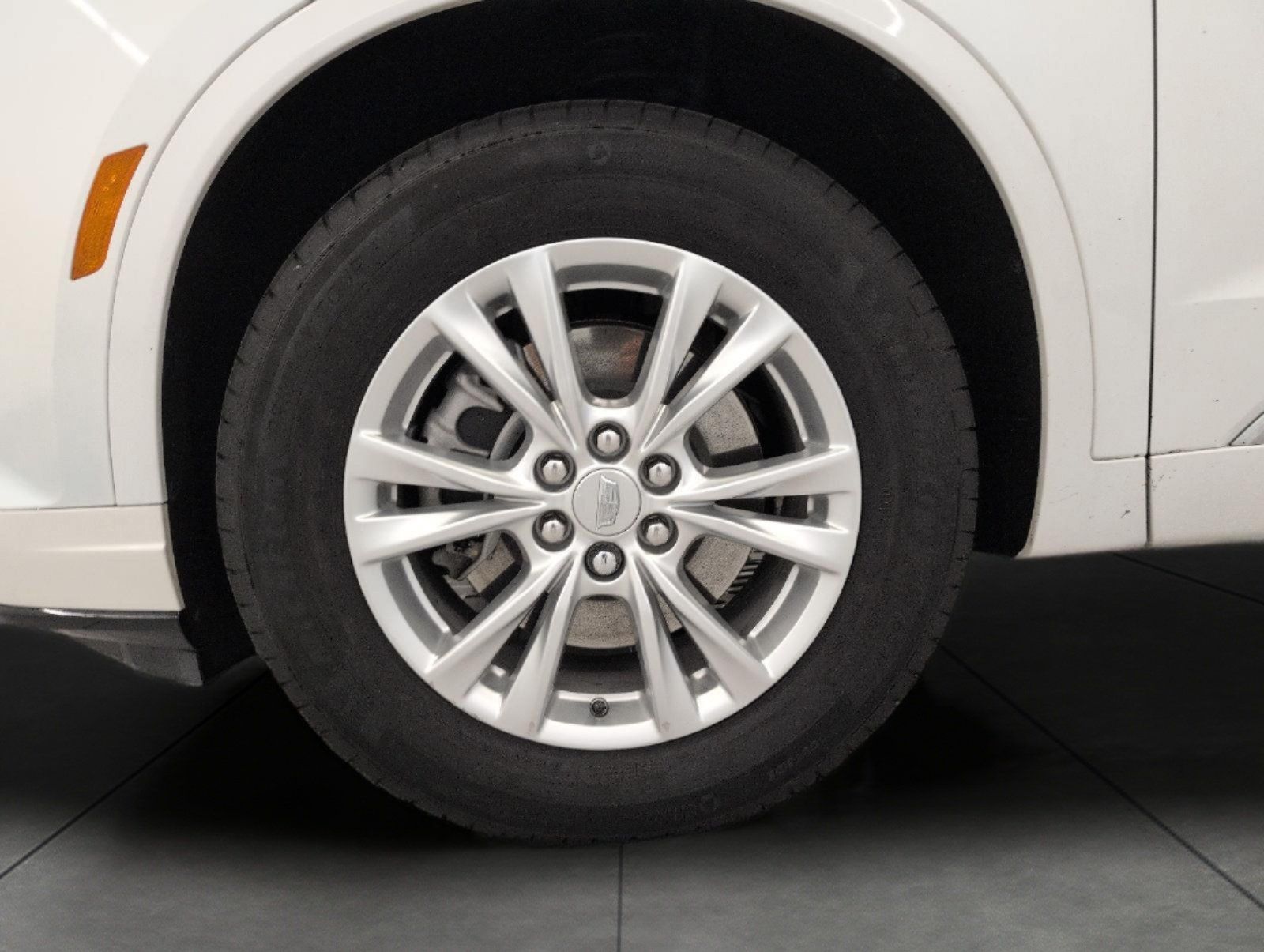 Certified 2024 Cadillac XT6 Luxury w/ LPO, Floor Liner Package AWD/4WD image 3