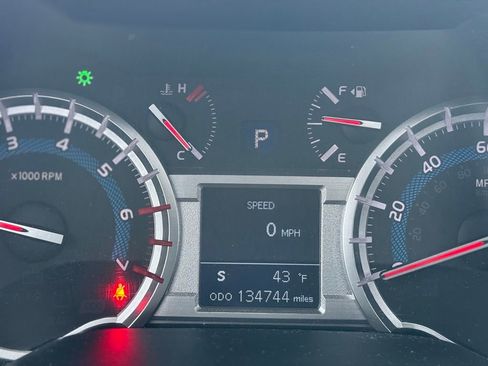 Used 2016 Toyota 4Runner SR5 Premium image 10