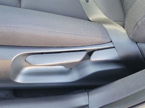 Used 2023 Toyota Corolla LE image 17