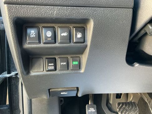 Used 2019 Nissan Rogue SV AWD/4WD image 29