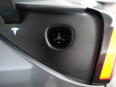 Used 2024 Tesla Model 3 Performance image 9