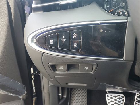 Used 2024 Genesis GV70 3.5T Sport image 13