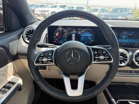 Used 2023 Mercedes-Benz GLB 250 image 19