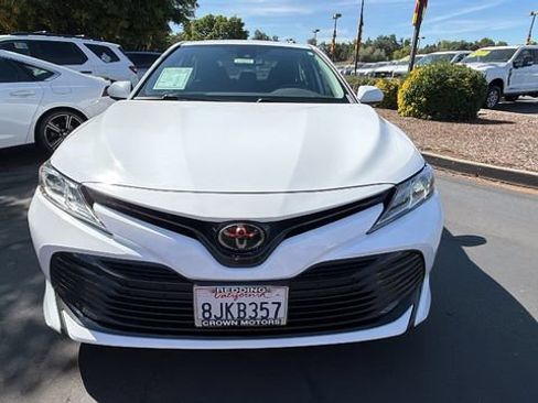 Used 2019 Toyota Camry LE FWD image 8